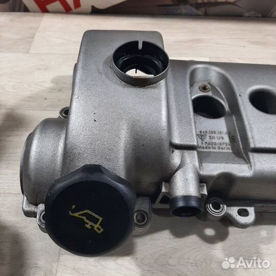 Клапанная крышка правая Porsche Cayenne 955/957