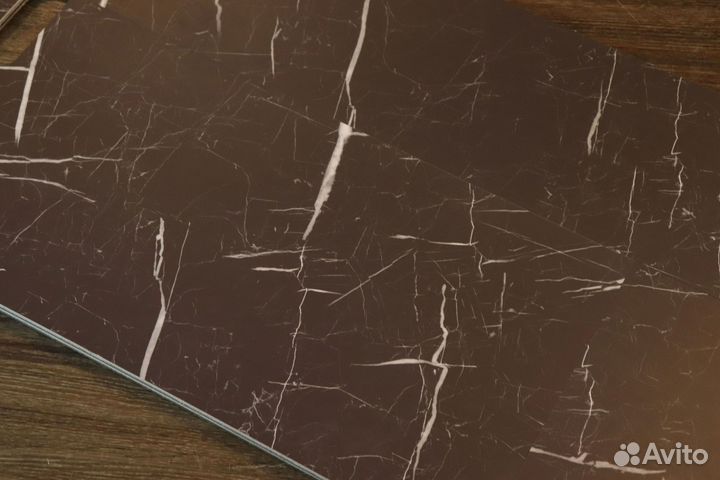 Кварцвиниловая плитка под мрамор замковая