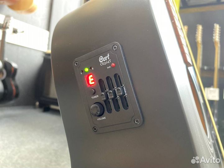 Гитара электроакустическая