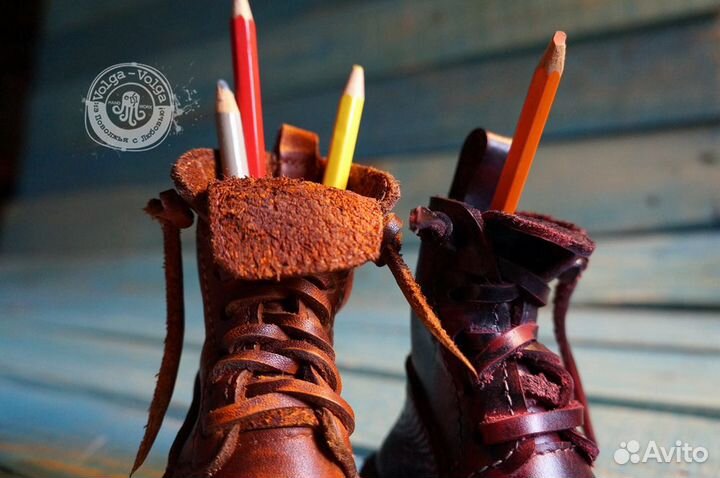 Карандашница ботинок