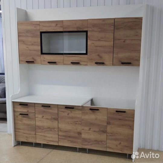 Кухонный гарнитур в наличии