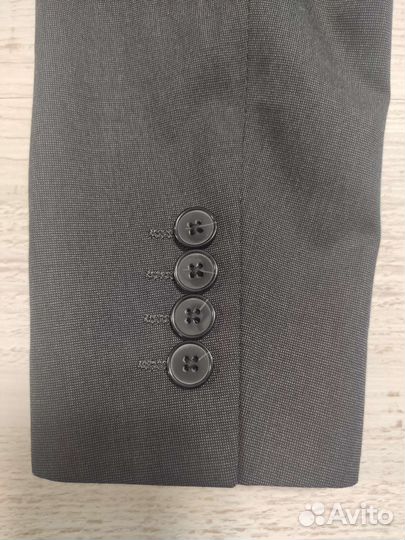 Пиджак для мальчика новый