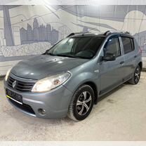 Renault Sandero 1.6 AT, 2011, 136 000 км, с пробегом, цена 700 000 руб.