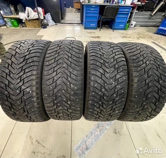 Nokian Tyres Hakkapeliitta 8 225/55 R18 104H