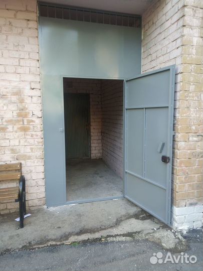 Дверь на кладовку