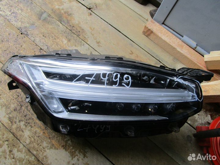 Volvo XC90 с 2015 фара передняя LED