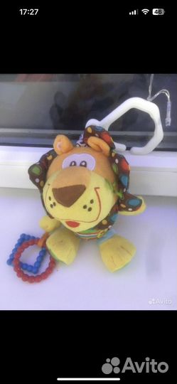 Первые игрушки малыша