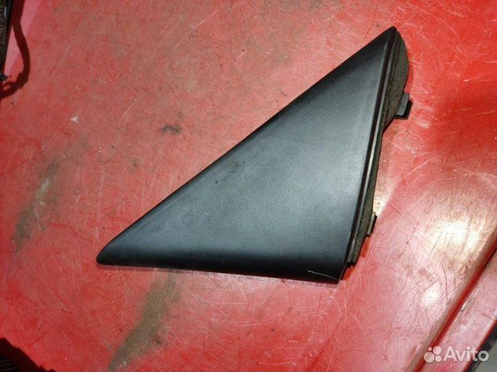 Крышка зеркала внутренняя левая Toyota Avensis