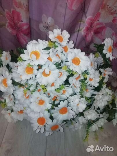 Букет цветы на кладбище