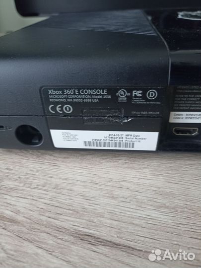 Xbox 360e + 33 игры