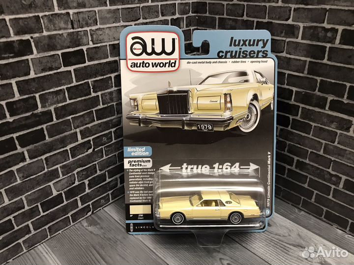 Auto World 1/64 Lincoln Continental Mark V