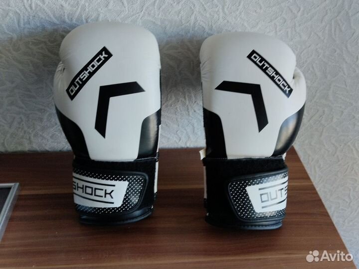 Боксерские перчатки