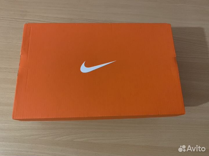 Полуботинки для футбола Nike Bomba TF