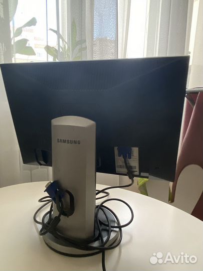 Монитор Samsung