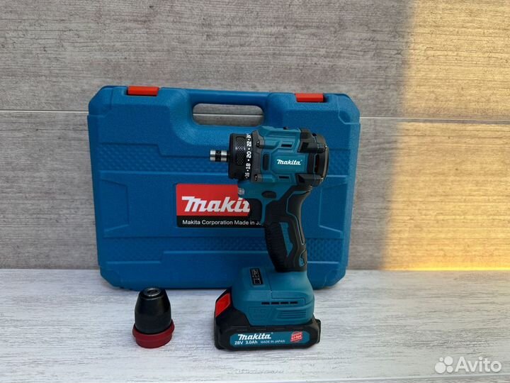 Бесщеточный шуруповерт Makita 120 Нм