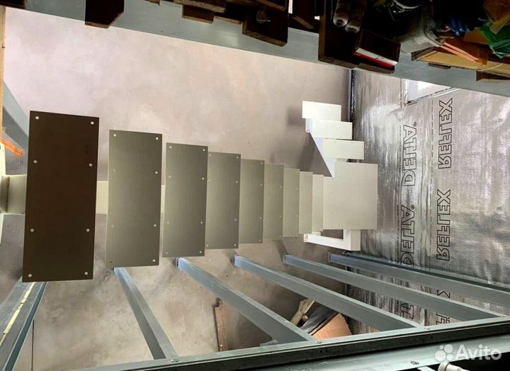 Каркас лестницы из металла