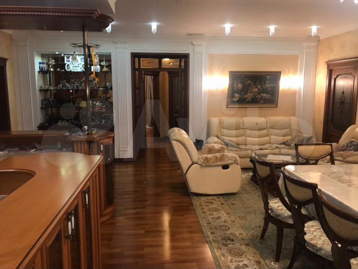 4-к. квартира, 141 м², 4/9 эт.