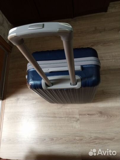 Чемодан на колесах большой