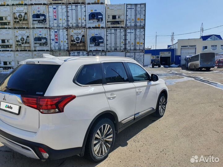 Mitsubishi Outlander 2.0 CVT, 2020, 34 500 км