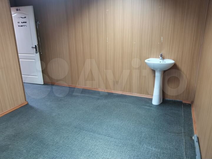 Офис с водой, 15 м²