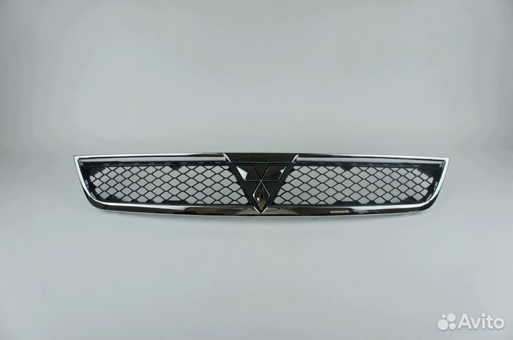 Решетка радиатора Mitsubishi Lancer 10