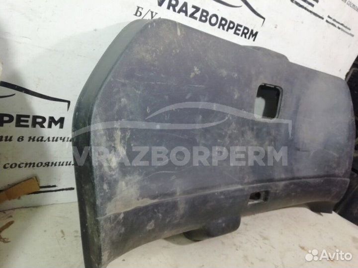 Обшивка двери багажника задняя Nissan X-Trail T31