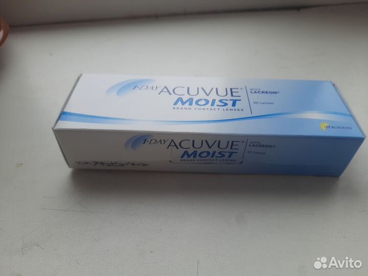 Линзы -3,5 и - 4 Acuvue Moist