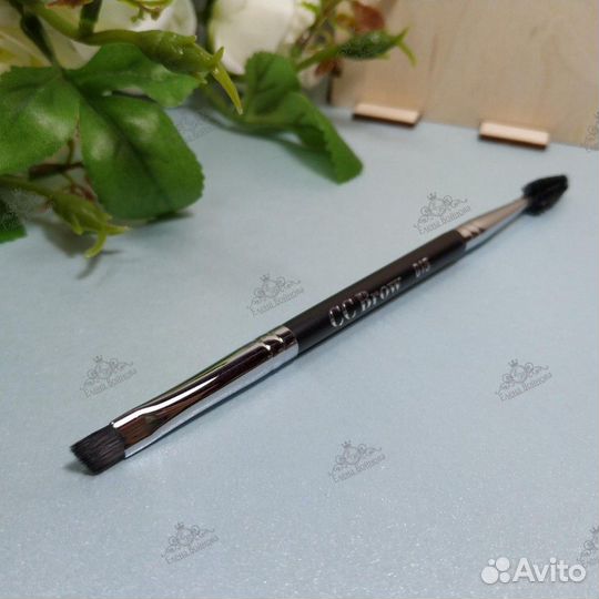 Кисти для бровей двойные с щеточкой