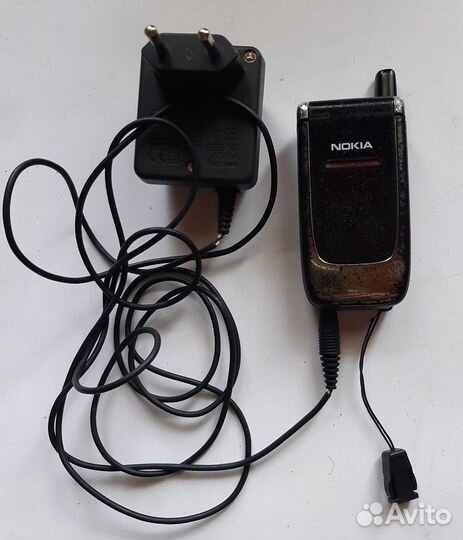 Nokia: две модели. Зарядка для мобильника