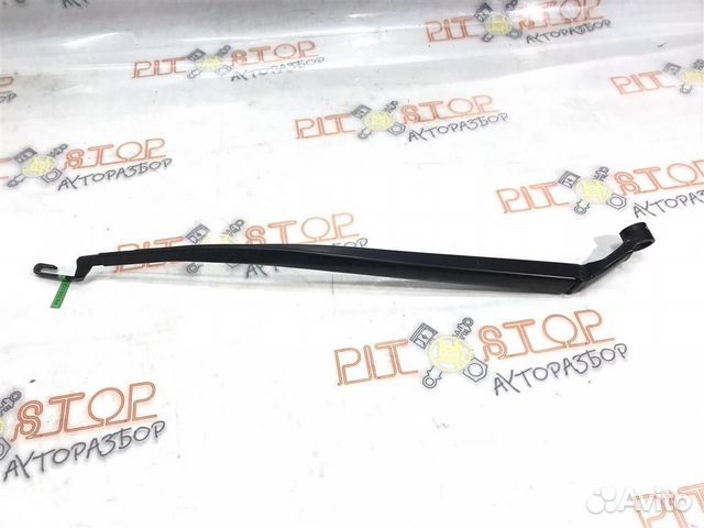 Держатель стеклоочистителя правый Toyota prius ZV