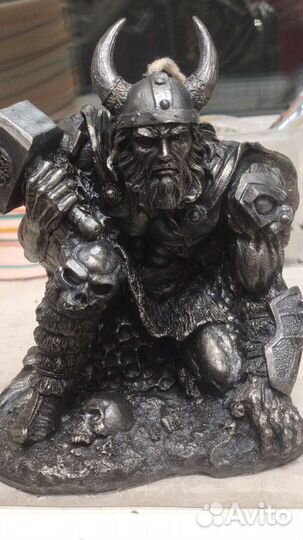 Большая интерьерная свеча Тор. Бог грома