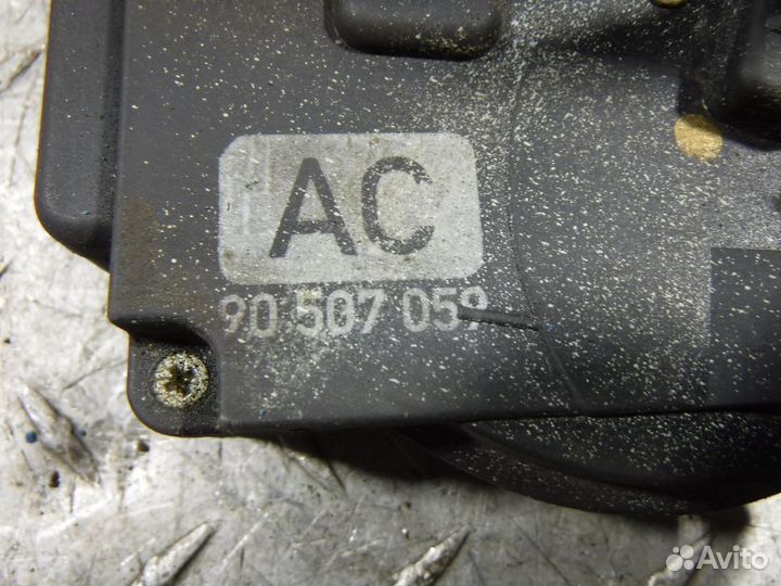 Замок двери передней левой Opel Vectra B