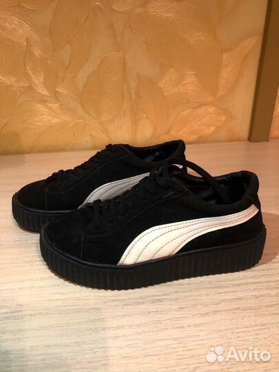 Кроссовки, кеды женские