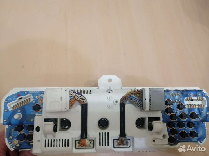 Приборная панель Нисан Либерти