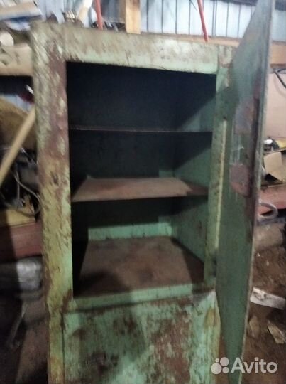 Шкаф металлический