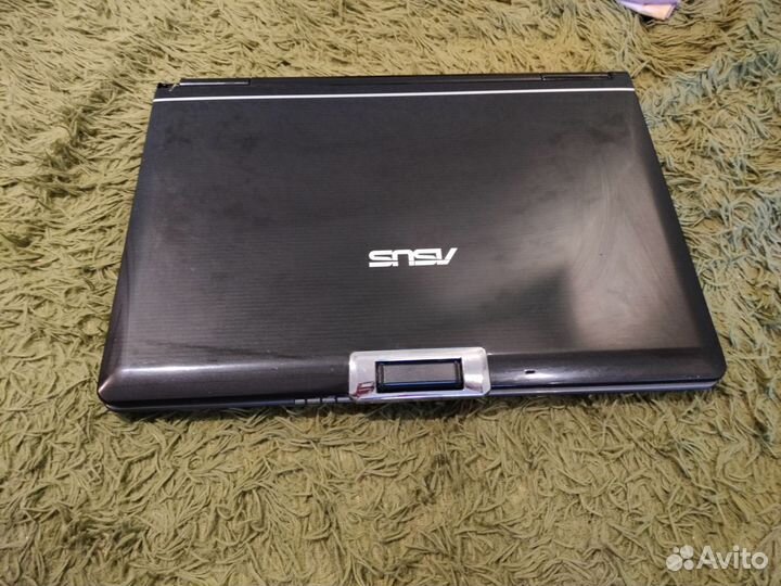 Ноутбук asus