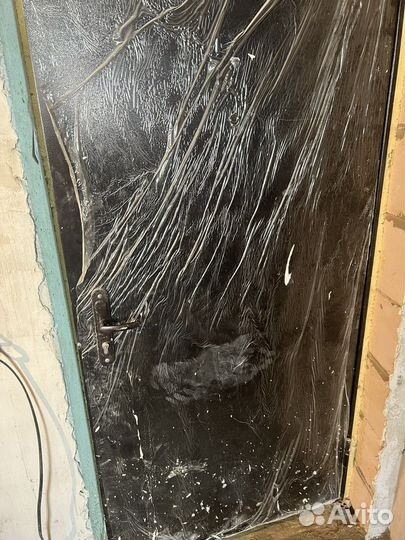 Дверь входная бу правая петля открывание внутрь