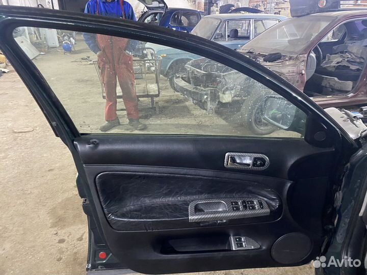 Дверь передняя левая Passat B5