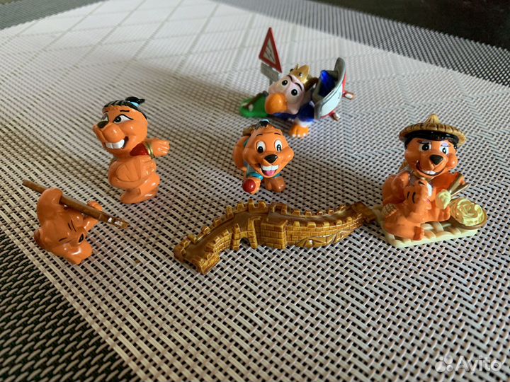 Игрушки из киндера