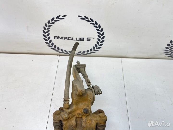 Суппорт задний правый Nissan Primera P11 1.6 GA16