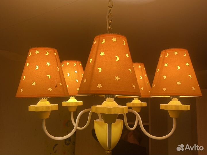 Люстра в детскую комнату