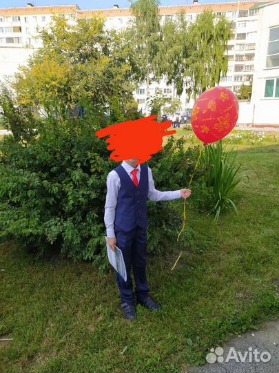 Школьный костюм +рубашка для мальчика 128р