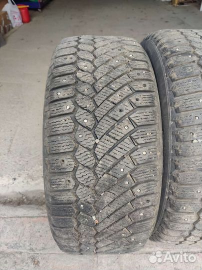 Комплект зимних шин Continental 215/50 R17