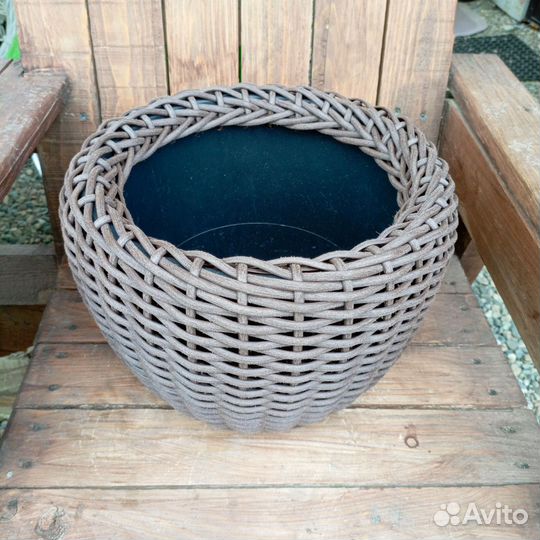 Кашпо из ротанга