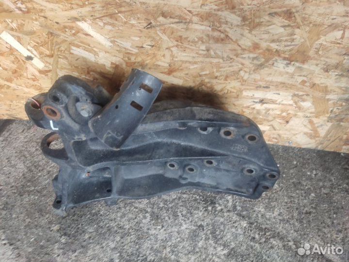 Кронштейн бампера правый Scania