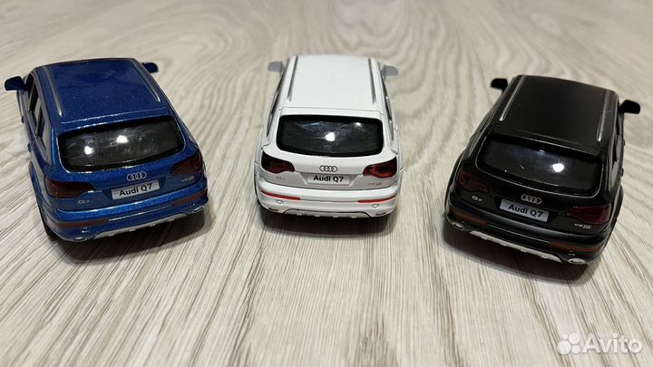 Коллекционные модели машин 1:32 Audi VW Ford новые