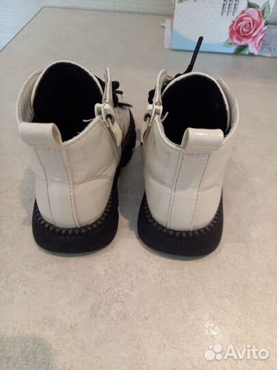 Ботинки для девочки демисезон 22р
