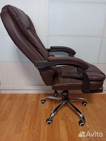 Компьютерное кресло руководителя