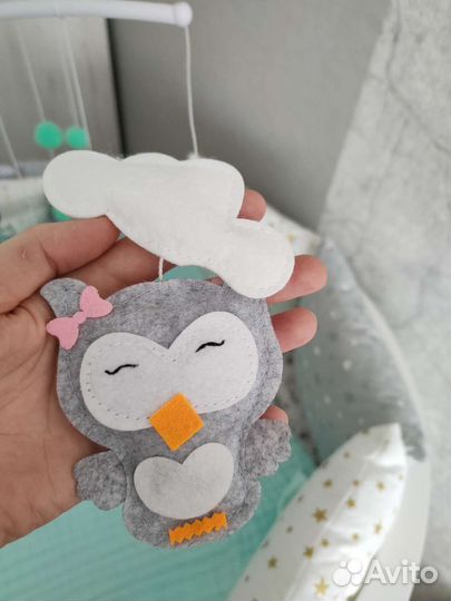 Мобиль на кроватку из фетра