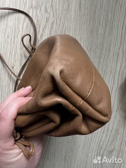 The pouch bottega veneta